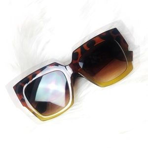 SQUARE TORTOISE SHELL STYLE OMBRE SUNGLASSES